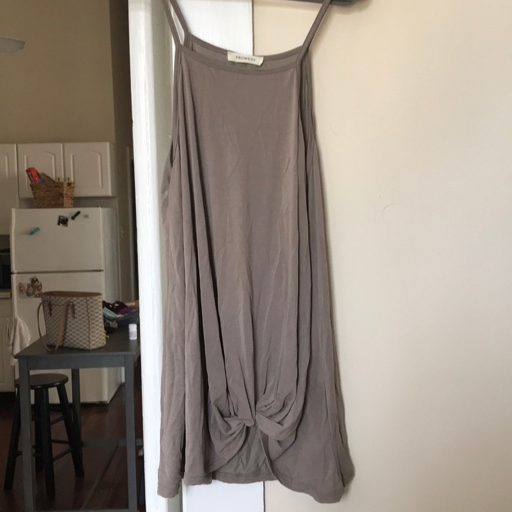 Knot front tank